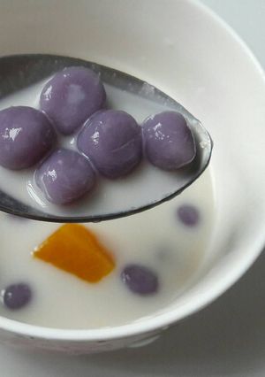 รูปของ บัวลอยมันม่วง