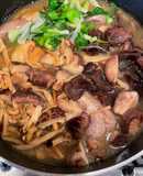 Canh măng hầm chân giò, gà