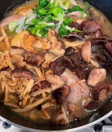 giò heo hầm măng