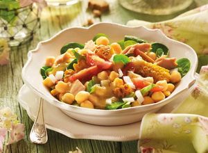 Una foto de Ensalada de garbanzos con atún