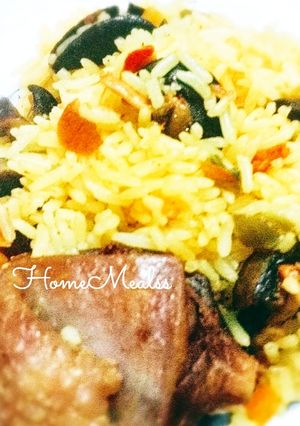 A picture of Snail fried rice.