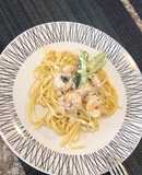 Pasta con camarones al ajillo