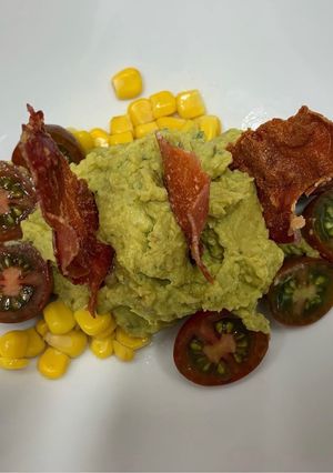 Foto principal de Hummus de guisantes con crujiente de jamón