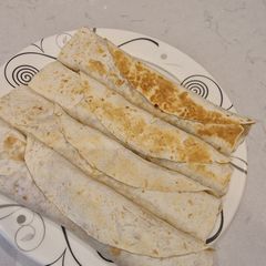 A picture of Nandos chicken wraps.