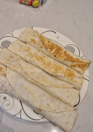 A picture of Nandos chicken wraps.
