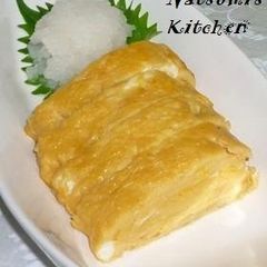 A picture of Basic Dashi Tamagoyaki - With Instructions for Rolling.