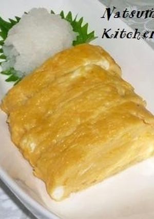 A picture of Basic Dashi Tamagoyaki - With Instructions for Rolling.