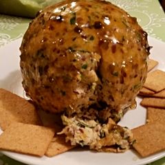 A picture of Tinklee's Cheese Ball.