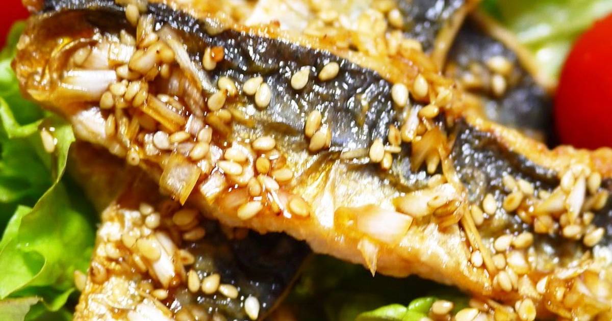 Sautéed Sardines Salad with Youlinji (Chinese Deep Fried Chicken) Sauce