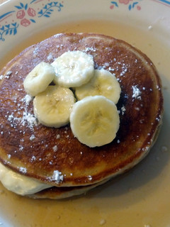 A picture of Bananas and Cream Pancakes.