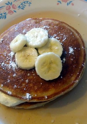 A picture of Bananas and Cream Pancakes.