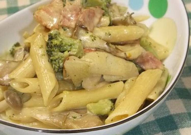 Simple Way to Prepare Favorite Bacon and Mushroom Curry Cream Penne
