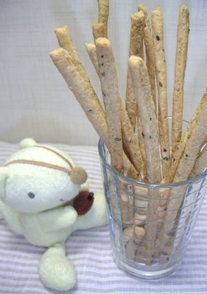 A picture of Crunchy Okara Pretzel Sticks.