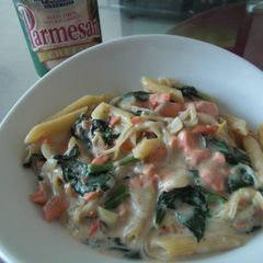 A picture of Salmon & Spinach Penne in 10 Minutes.