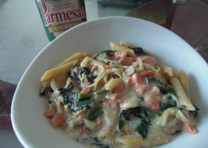 Salmon & Spinach Penne in 10 Minutes