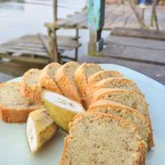 รูปของ Bolu pisang panggang 2 telur anti bantet by IRA