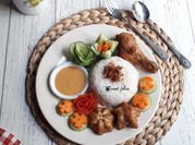 Gambar garnish mawar dari tomat