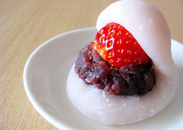 Mini Strawberry Daifuku