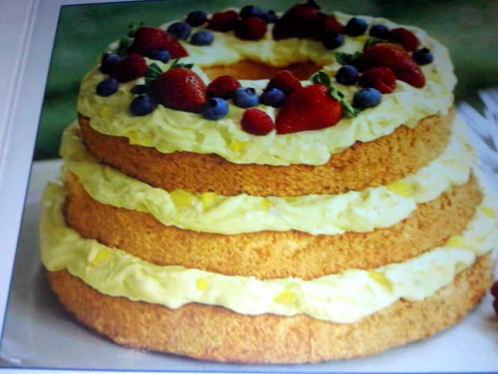 Easy Way Make ANGEL LUSH WITH PINEAPPLE which Delicious