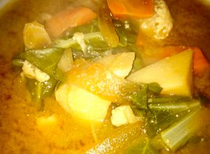 Una foto de Tonjiru soup (Sopa de miso con cerdo y verduras)
