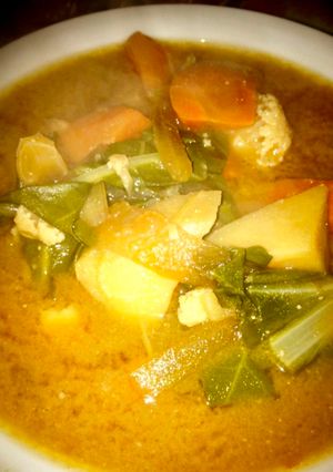 Una foto de Tonjiru soup (Sopa de miso con cerdo y verduras)