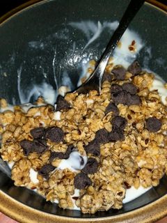 A picture of Heidi's Yogurt & Granola Bowl.