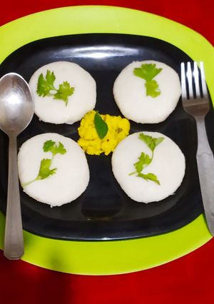 A picture of Riceidli With Besan Chutney.