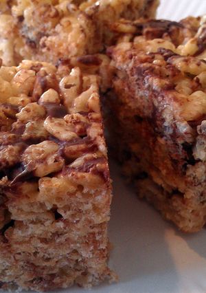 A picture of chocolate peanut butter rice krispie treats.