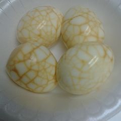 A picture of Marble tea eggs.