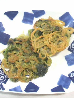 A picture of Crispy Pan-Fried Leftover Ramen Fritters.