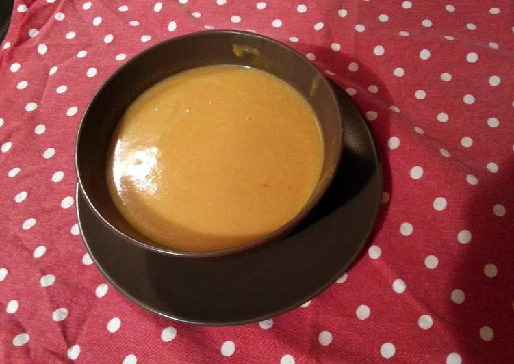Austrian pumpkin soup (kurbiscremesuppe)