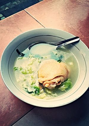 A picture of Chinese vegetable soup.