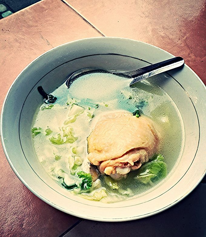 A picture of Chinese vegetable soup.