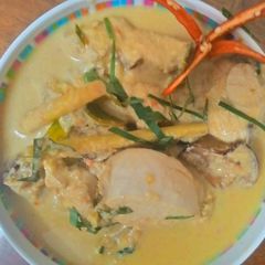 Spicy chicken with coconut milk A picture of Spicy chicken with coconut milk.