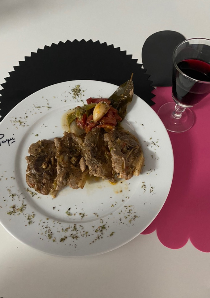 Una foto de Chuletitas de cuello de lechal de la casa