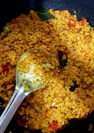 વઘારેલી ખિચડી (Vaghareli Khichdi Recipe In Gujarati) રેસીપી મુખ્ય ફોટો