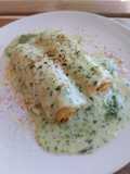 Canelones de pollo asado con bechamel de pesto