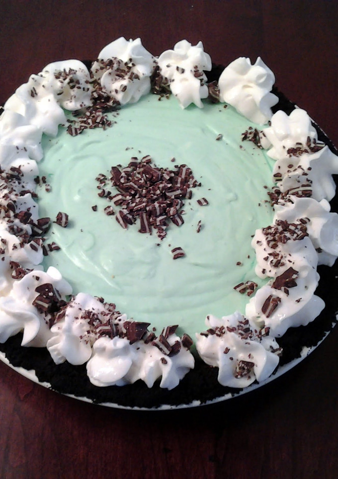 A picture of Grasshopper Pie.