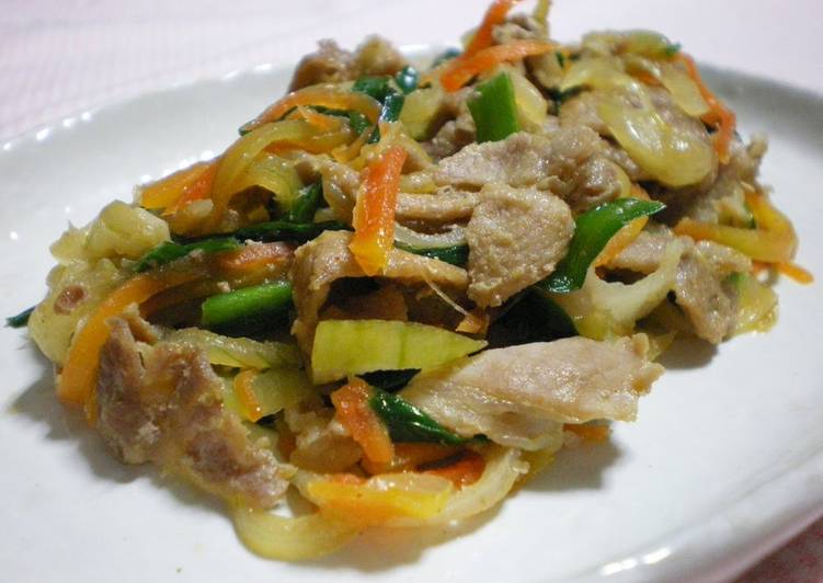 Steps to Make Speedy Rich and Tasty Gochujang and Mayonnaise Flavored Pork and Vegetable Stir-Fry