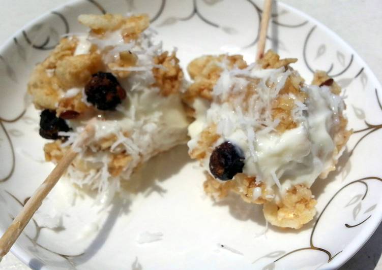 Recipe of Award-winning Banana Dip In Yogurt And Granola
