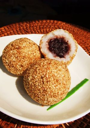 A picture of Non-fried Rice Sesame Balls.