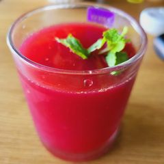 A picture of Pomegranate juice.