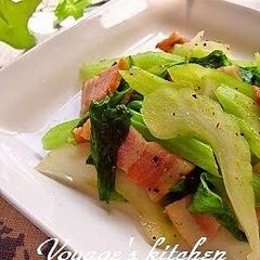 A picture of Celery and Bacon Stir-fry with Black Pepper.