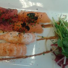 A picture of Sushi.