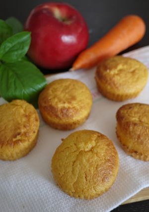 A picture of Carrot, Apple and Ginger Moist Muffins ♪.
