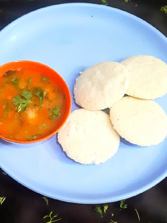 A picture of Idli sambar.