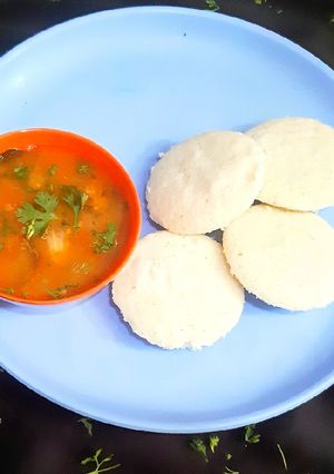 A picture of Idli sambar.