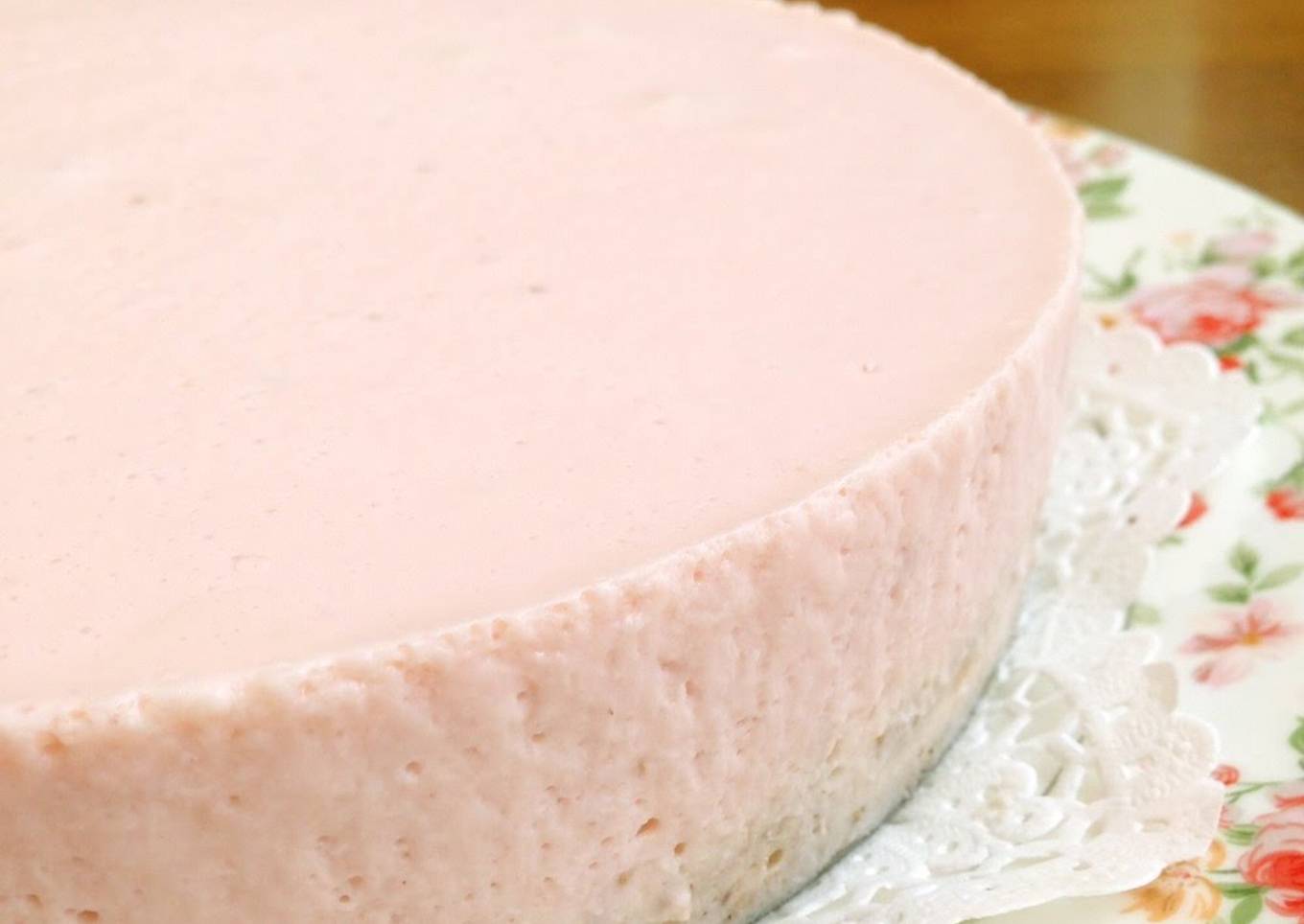 Easy Heavy Cream-free Strawberry No-Bake Cheesecake