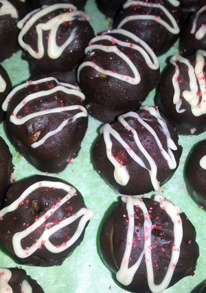 A picture of Creamy Peanut butter Balls.