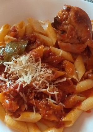 Una foto de Salsa de pollo y si sobra hacemos estofado de pollo 👌
